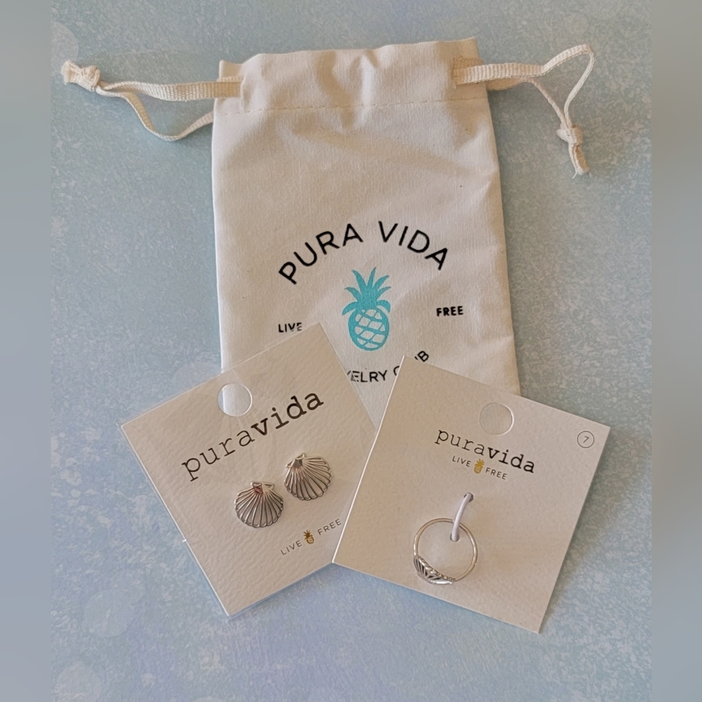 New Pura Vida Jewelry Club Silver Shell Ring & Earring Set.  Never Worn